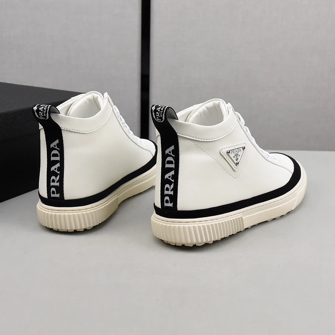 PRADA [Prada] high-top sports and casual shoes. Men's shoes 💰440💰. The upper is made of cowhide, sheepskin lining, rubber outsole, comfortable on the feet, men's size 38-44, choose according to your usual wearing size.